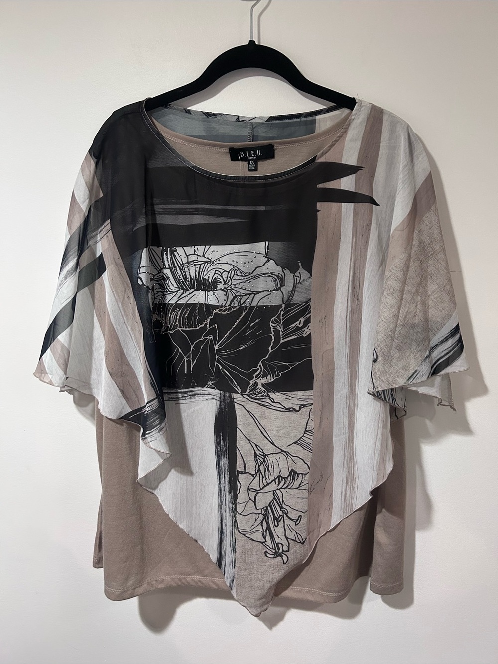 Woman’s blouse 👚
